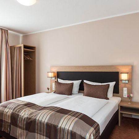 היינסברג Hotel Sarah מראה חיצוני תמונה