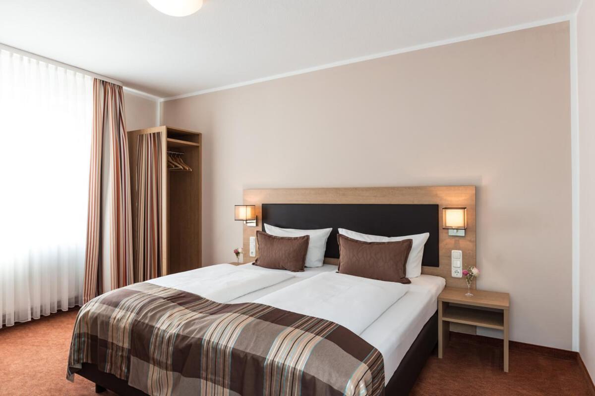היינסברג Hotel Sarah מראה חיצוני תמונה