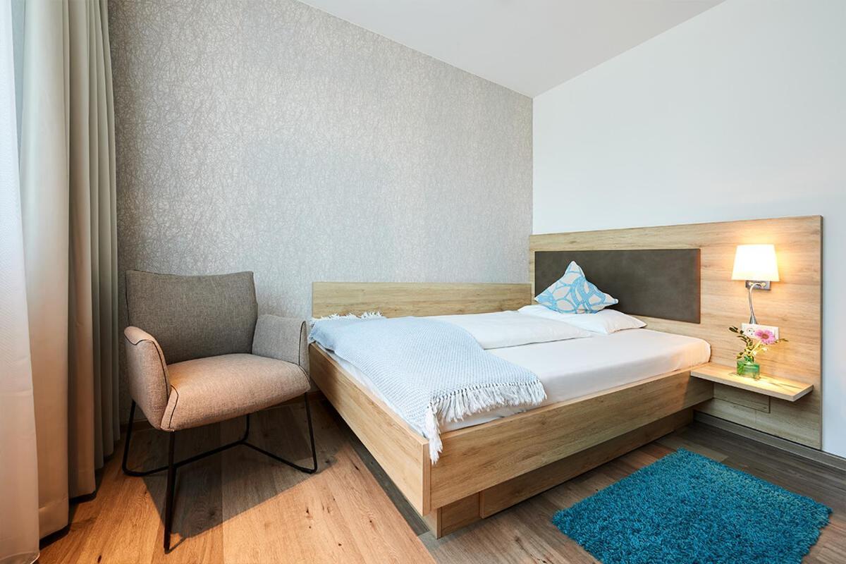 היינסברג Hotel Sarah מראה חיצוני תמונה