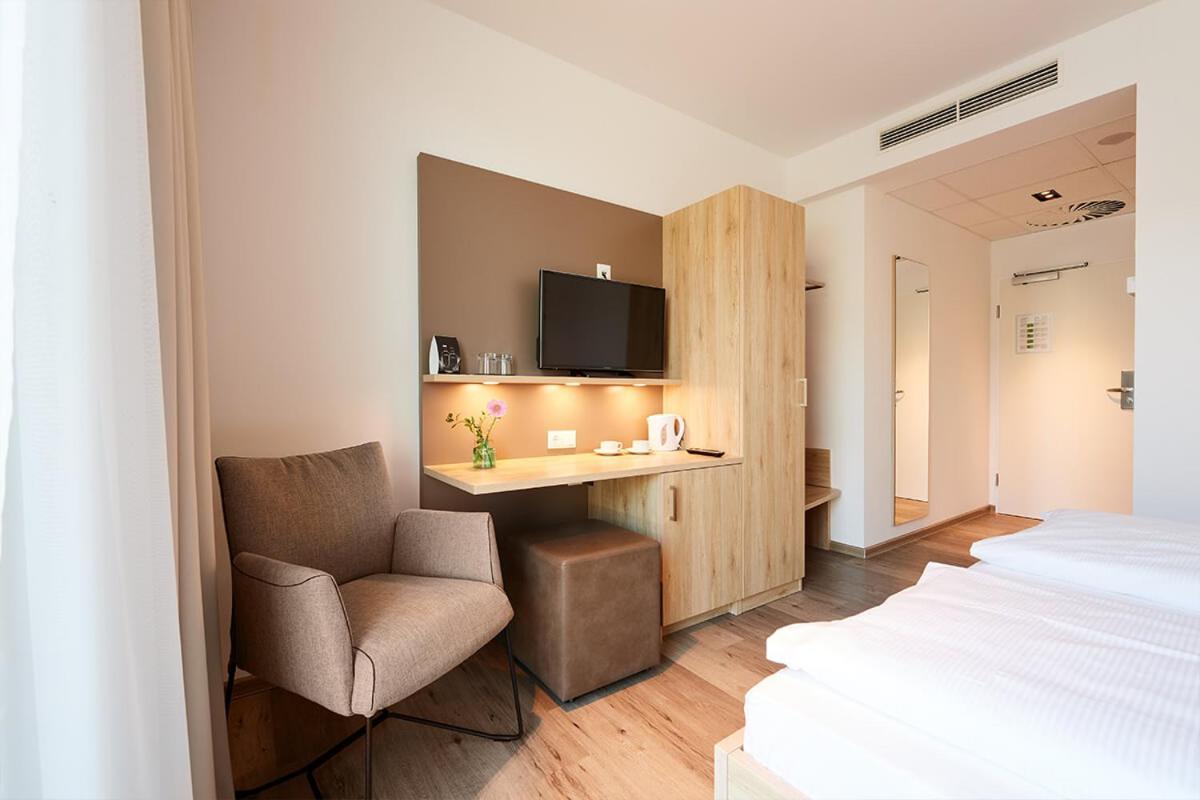 היינסברג Hotel Sarah מראה חיצוני תמונה